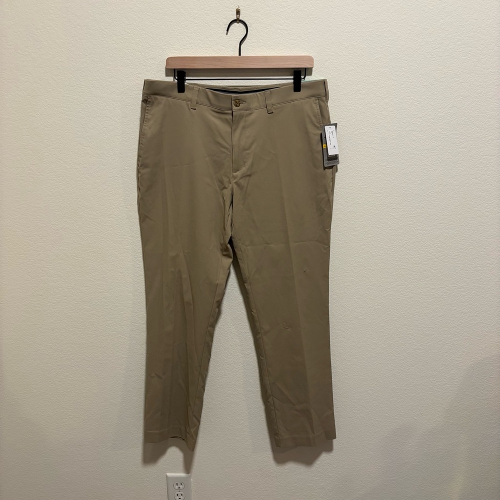 NWT PGA Tour Men's khaki Golf chino w/ sun protection